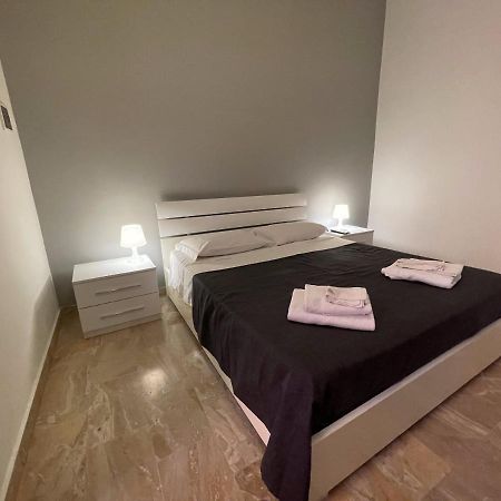 Sleepy Max Hotel Rome Bagian luar foto
