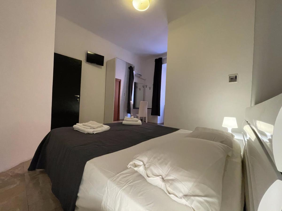 Sleepy Max Hotel Rome Bagian luar foto