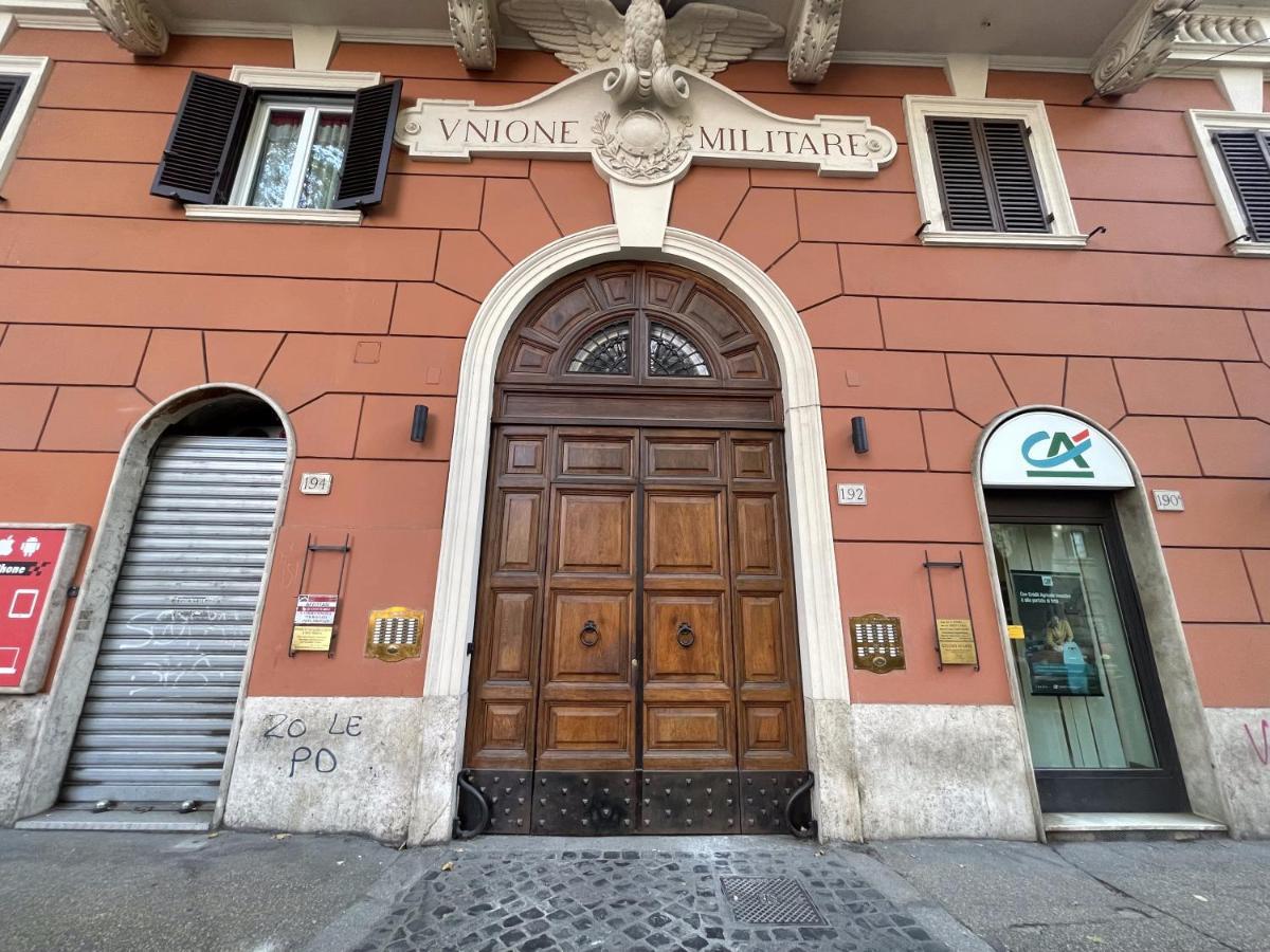 Sleepy Max Hotel Rome Bagian luar foto