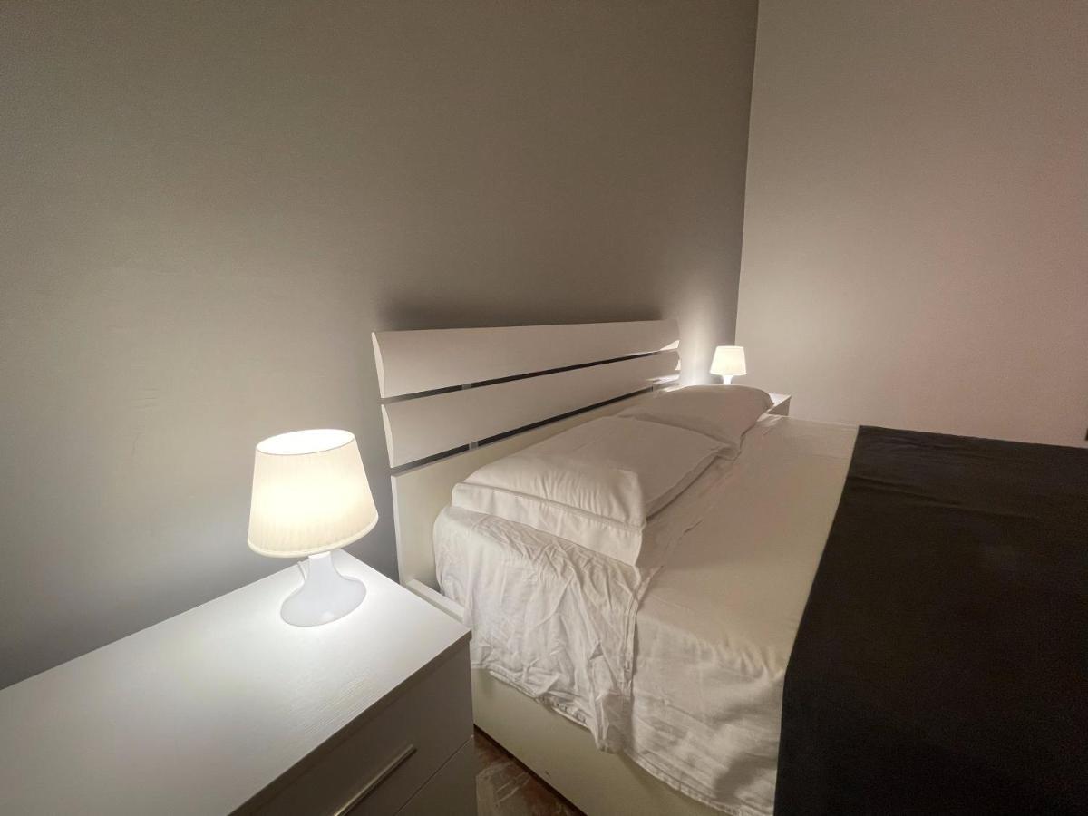 Sleepy Max Hotel Rome Bagian luar foto